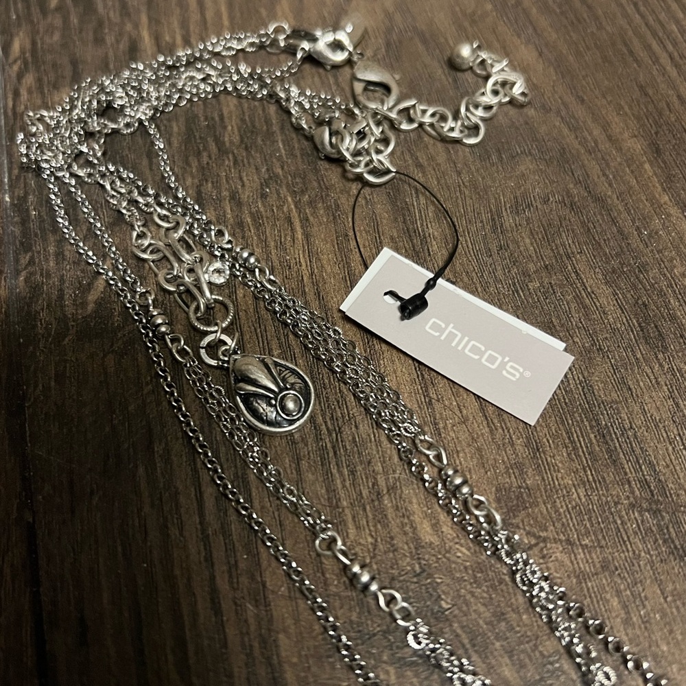CHICO’S Silver Layered Crescent Moon Necklace 🌙